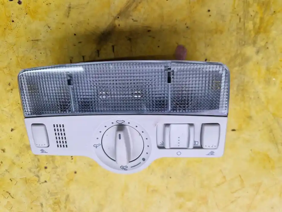 Lampka Podsufitki Vw Audi Seat Skoda 1J0.947.105.J