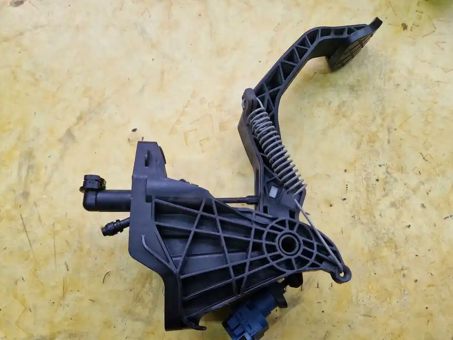 Pedał Sprzęgła Vw Audi Seat Skoda 6R1.721.059.S