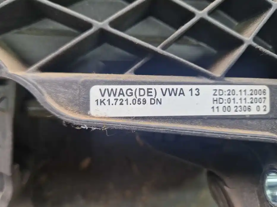Pedał Sprzegła Vw Audi Seat Skoda 1K1.721.059.DN