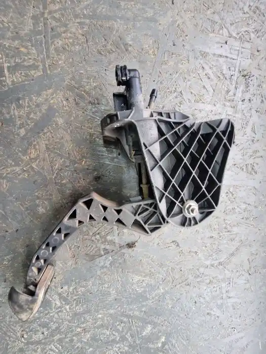 Pedał Sprzegła Vw Audi Seat Skoda 1K1.721.059.DN