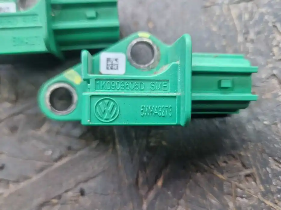 Czujnik Uderzenia Bocznego Vw Audi Seat Skoda 1K0.909.606.D