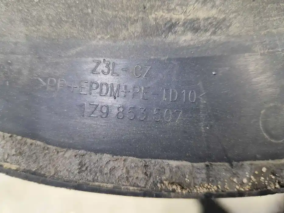 Listwa Nakładka Błotnika Lewy Tył OCTAVIA II SCOUT 1Z9.853.507