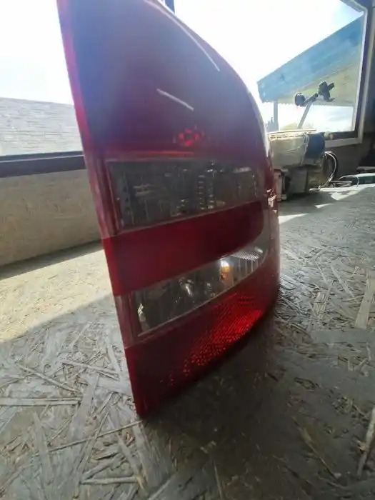 Lampa Prawy Tył Skoda Octavia II Kombi 1Z9.945.112.B