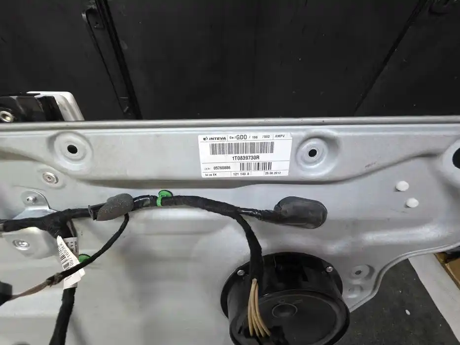 Mechanizm Podnoszenia Szyby Prawy Tył Vw Touran I 1T0.839.730R.Q