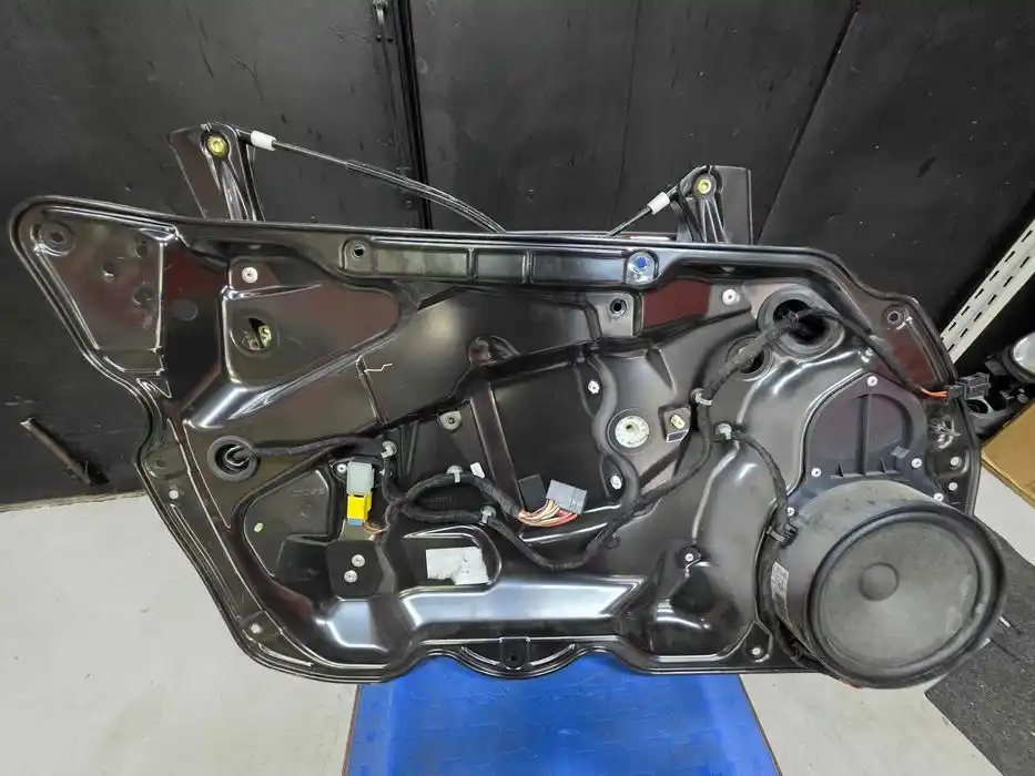 Mechanizm  Podnoszenia Szyby Vw Passat B7 Lewy Przód 3AA.837.755