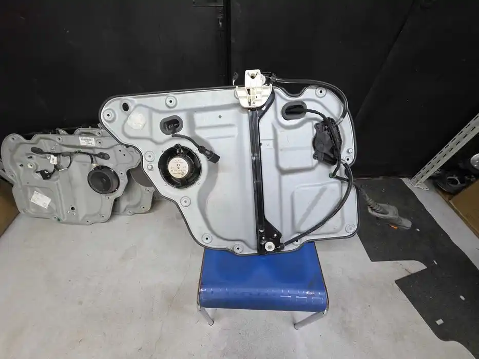 Mechanizm Podnoszenia Szyby Prawy Tył Vw Touran I 1T0.839.730R.Q