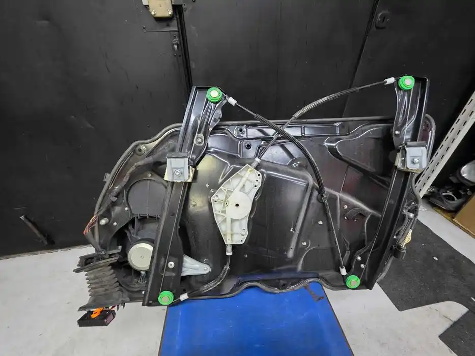 Mechanizm  Podnoszenia Szyby Vw Passat B7 Lewy Przód 3AA.837.755