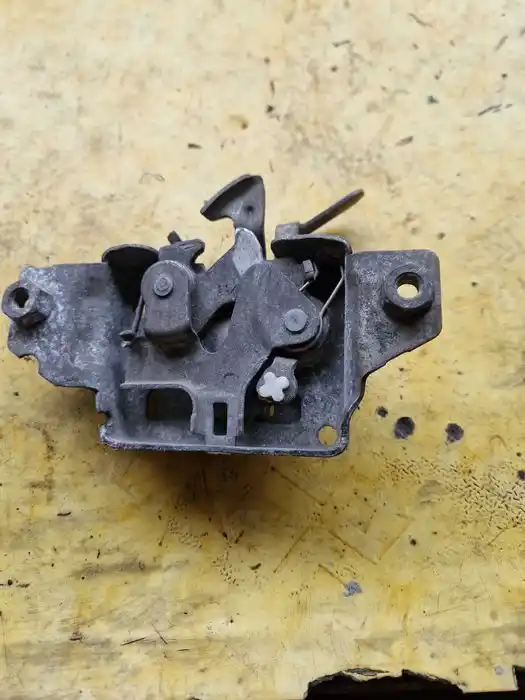 Zamek Maski Renault Clio III FL 890.100.40.26
