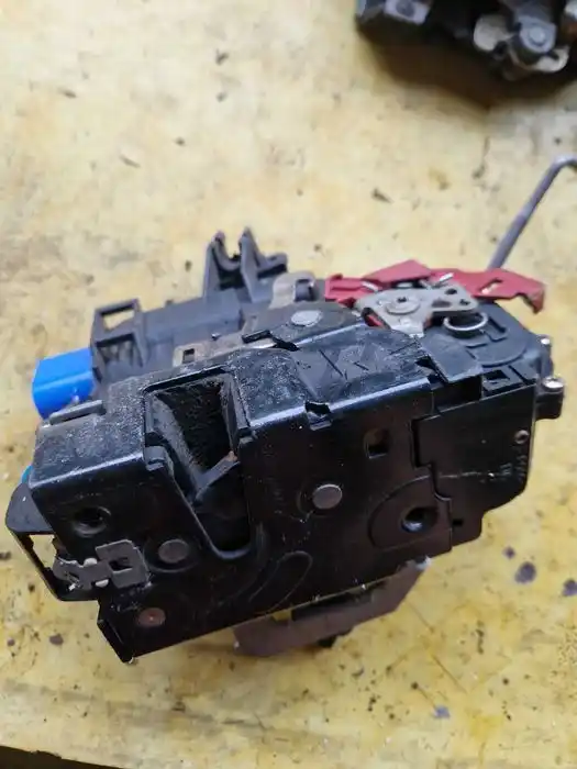 Zamek Drzwi Audi A3 8P Prawy Przód -7PIN