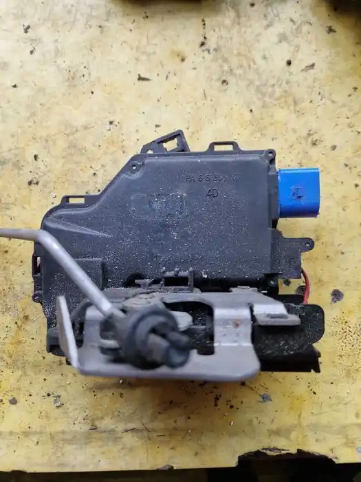 Zamek Drzwi Audi A3 8P Prawy Przód -7PIN