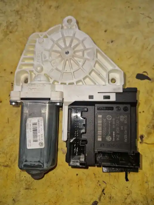 Silniczek Podnoszenia Szyby Vw Passat B6 1K0.959.702.P