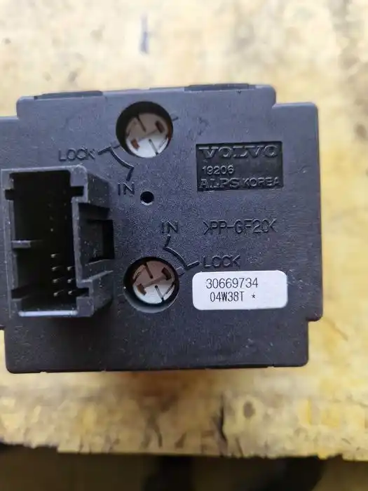 Włącznik Świateł Volvo S40II 306.697.34