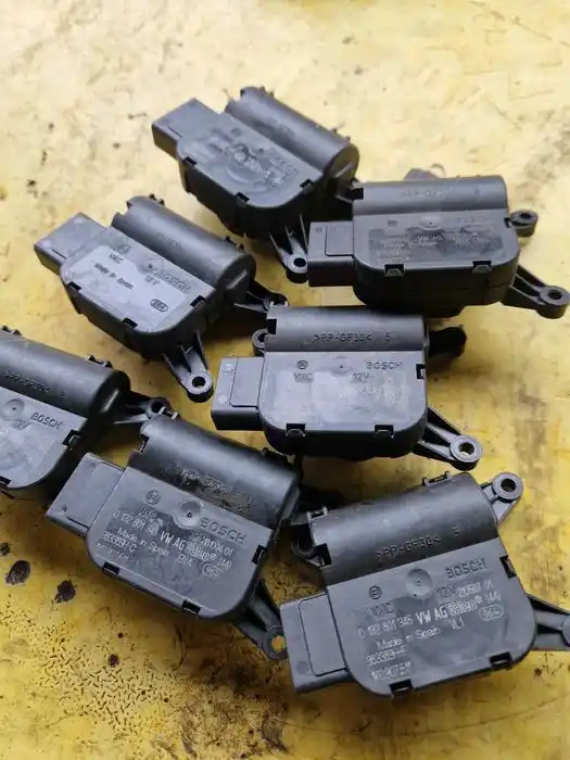 Silniczek Nagrzewnicy Vw Audi Seat Skoda 0132.801.345