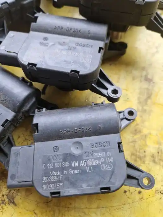 Silniczek Nagrzewnicy Vw Audi Seat Skoda 0132.801.345