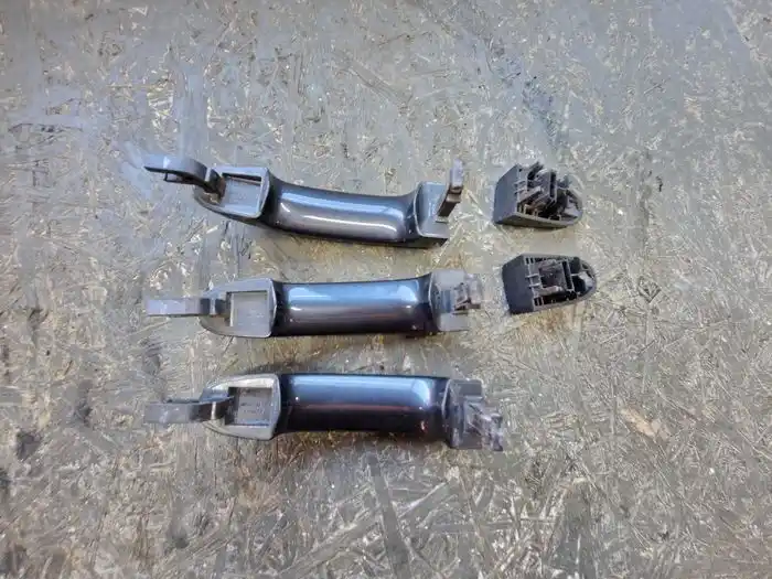 Klamki Zewnetrzne Ford Galaxy MK II 6M21U22404CC
