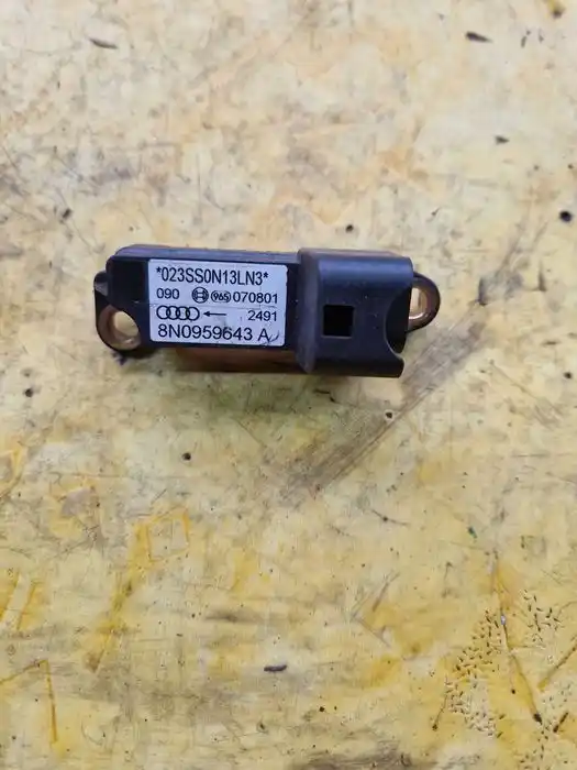 Czujniki Uderzenia Audi TT8N 8N0.959.643.A