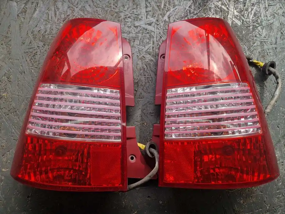 Lampy Tył Kia Picanto I