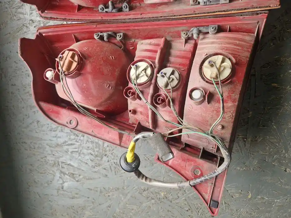 Lampy Tył Kia Picanto I