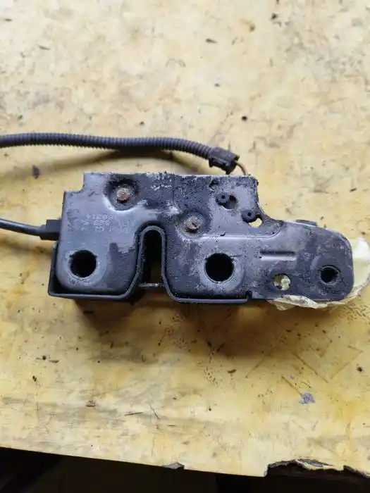 Zamek Maski Vw Eos 1Q1.623.509.A