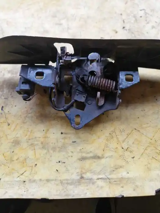 Zamek Maski Vw Passat B5FL 3B0.823.603.C