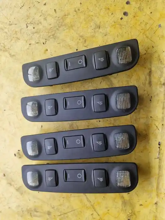 Lampka Podsufitki Audi TT8N 8N7.947.111