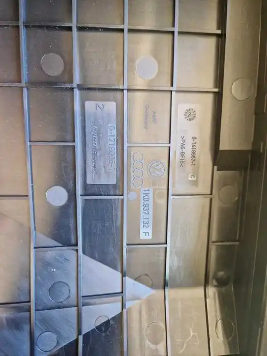 Osłona Górna Bezpieczników Vw Audi Seat Skoda 1K0.937.132.F