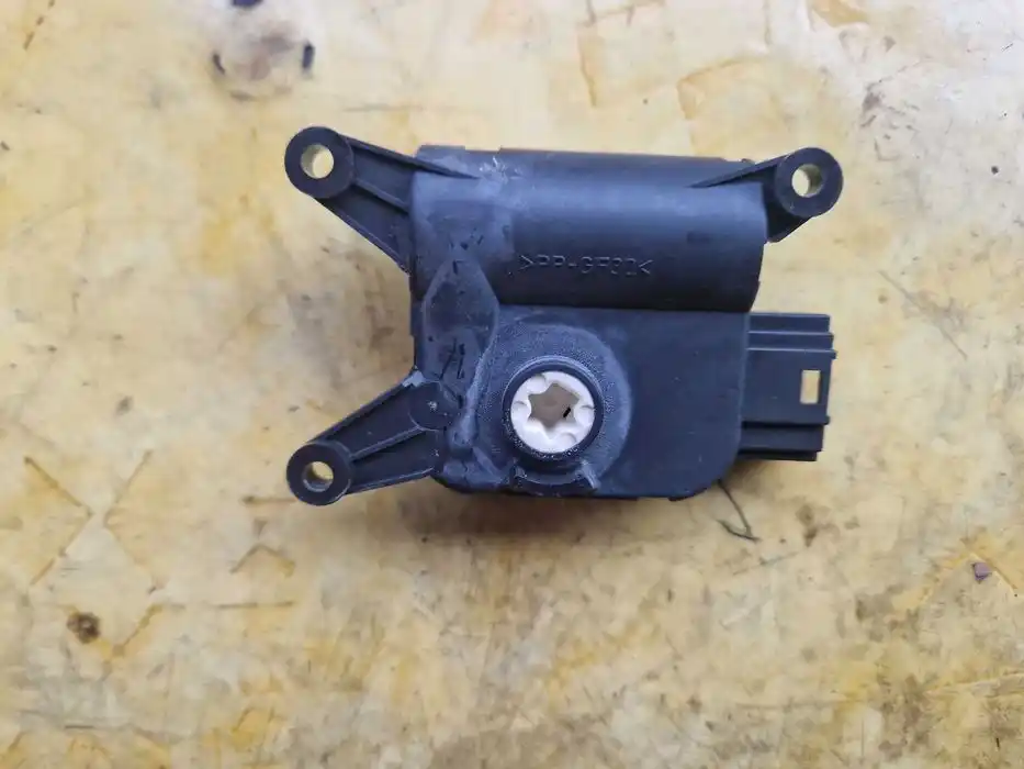 Silniczek Nagrzewnicy Vw Audi Seat Skoda 0132.801.362