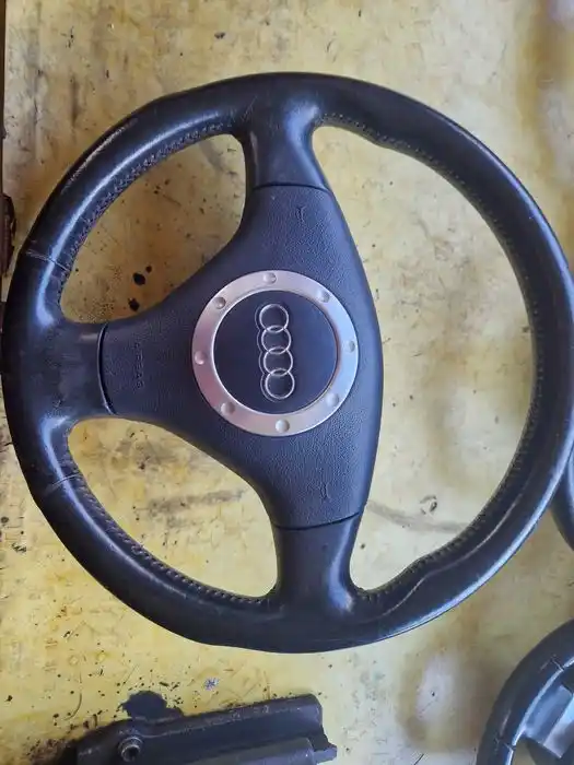 Kierownica Audi A4 B5 A3 8L A6 C5 8N0.419.091