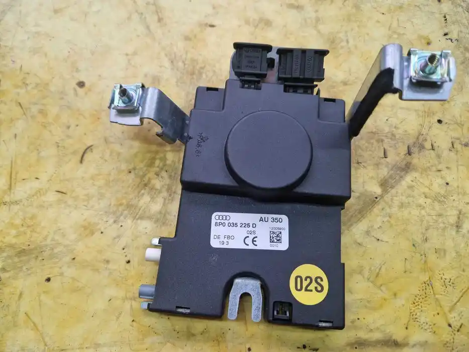 Wzmacniacz Antenowy Audi A3 8P  8P0.035.225D