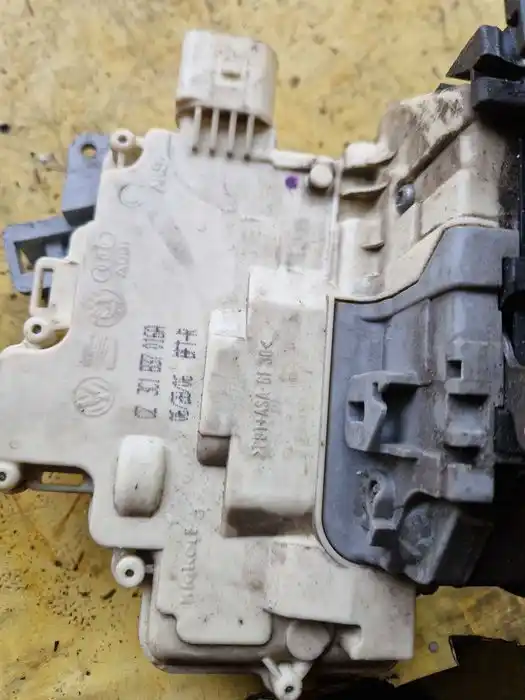 Zamek Drzwi Vw Passat B6 Prawy Przód -7PIN 3C1.837.016.A