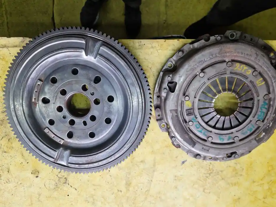 Koło Dwumasowe+Docisk Alfa Romeo 1.9jtdm 837.300