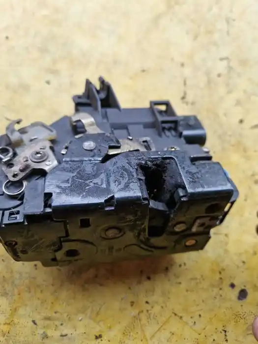 Zamek Drzwi Audi TT8N L.P -9PIN 8N2.837.015.B