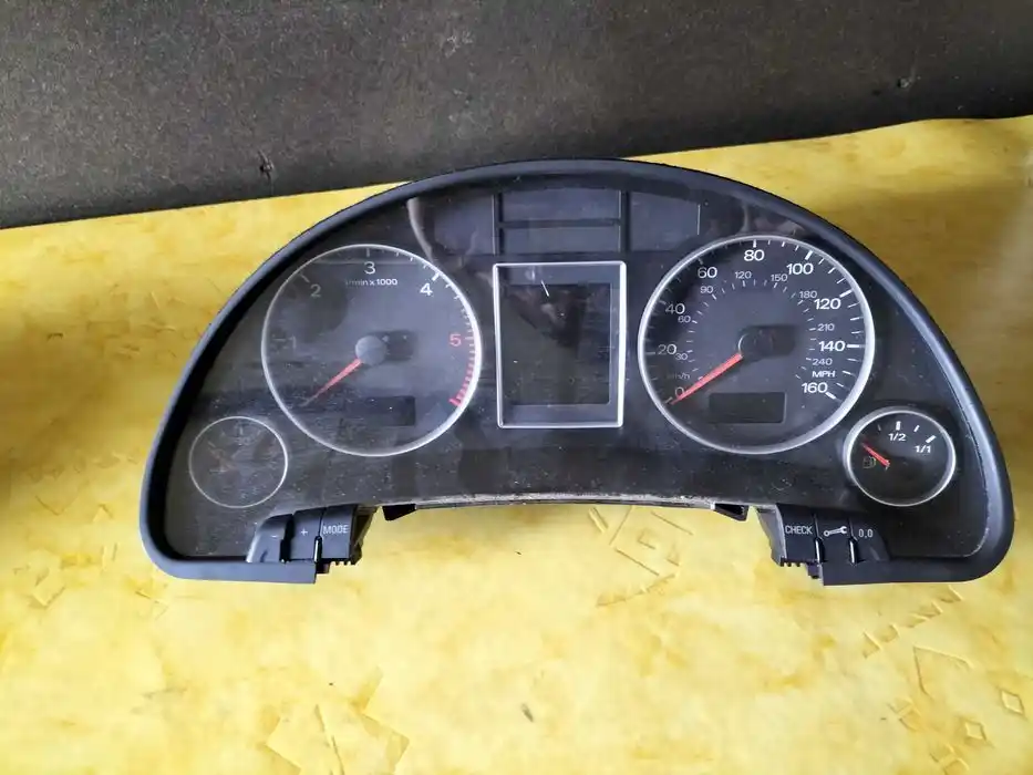 Licznika Audi A4 B7 2.0 TDI