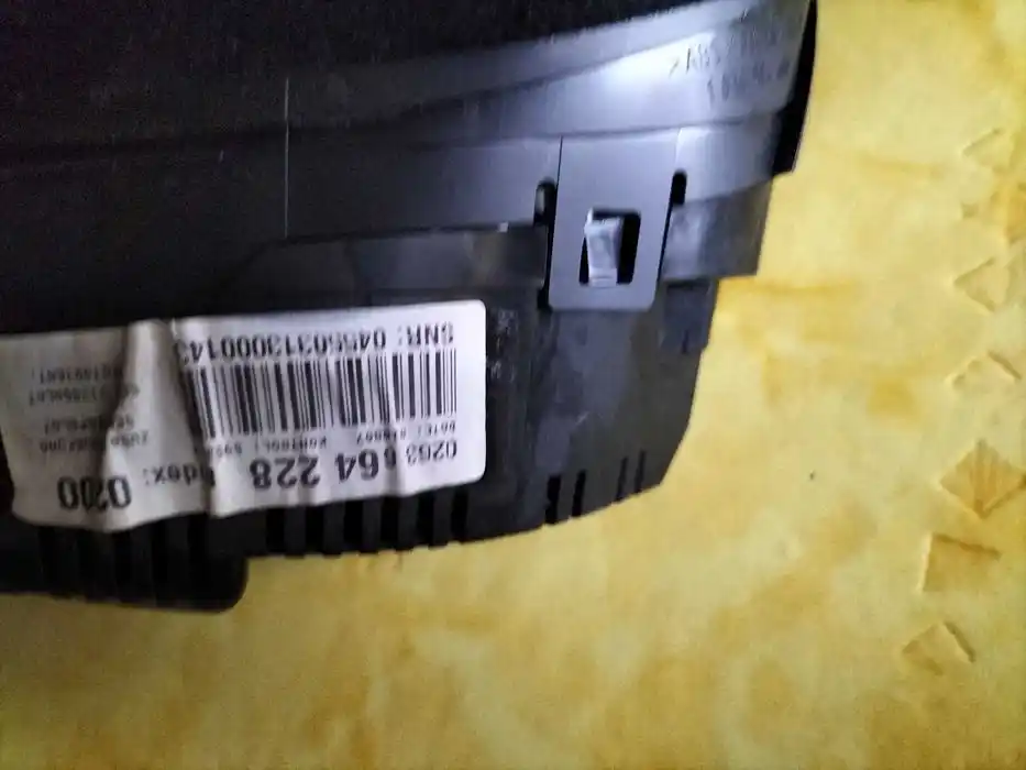 Licznika Audi A4 B7 2.0 TDI