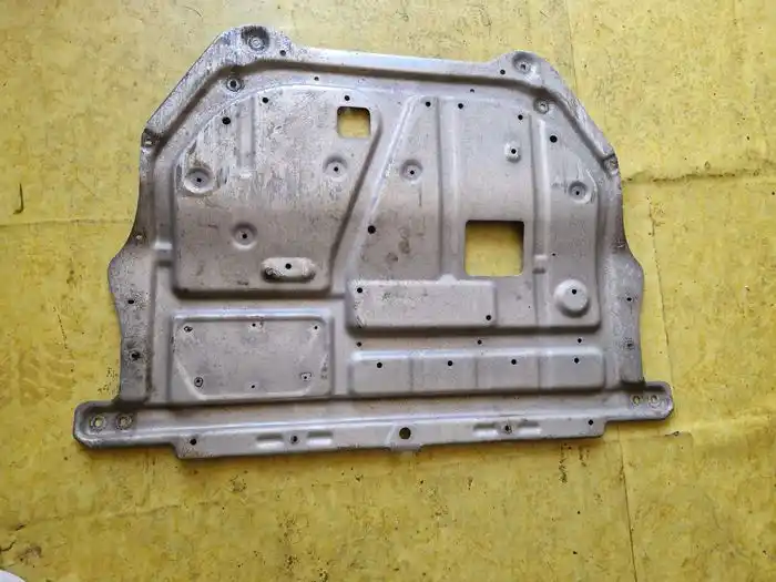 Osłona Pod Silnik Vw EOS Aluminium 1Q0.825.237A