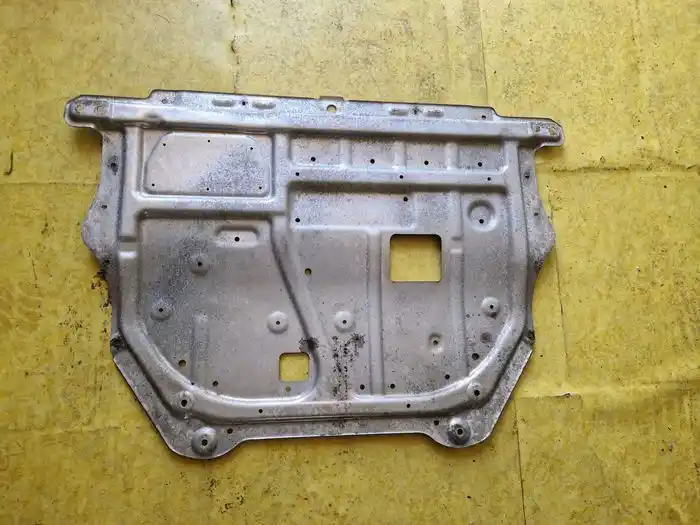 Osłona Pod Silnik Vw EOS Aluminium 1Q0.825.237A