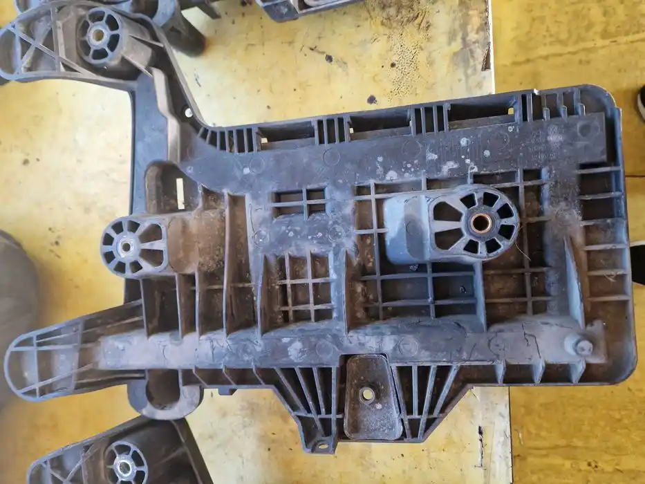 Podstawa Akumulatora Vw Audi Seat Skoda 1K0.915.333C
