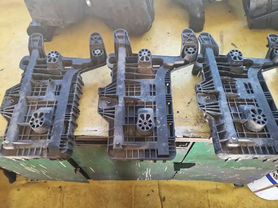 Podstawa Akumulatora Vw Audi Seat Skoda 1K0.915.333C