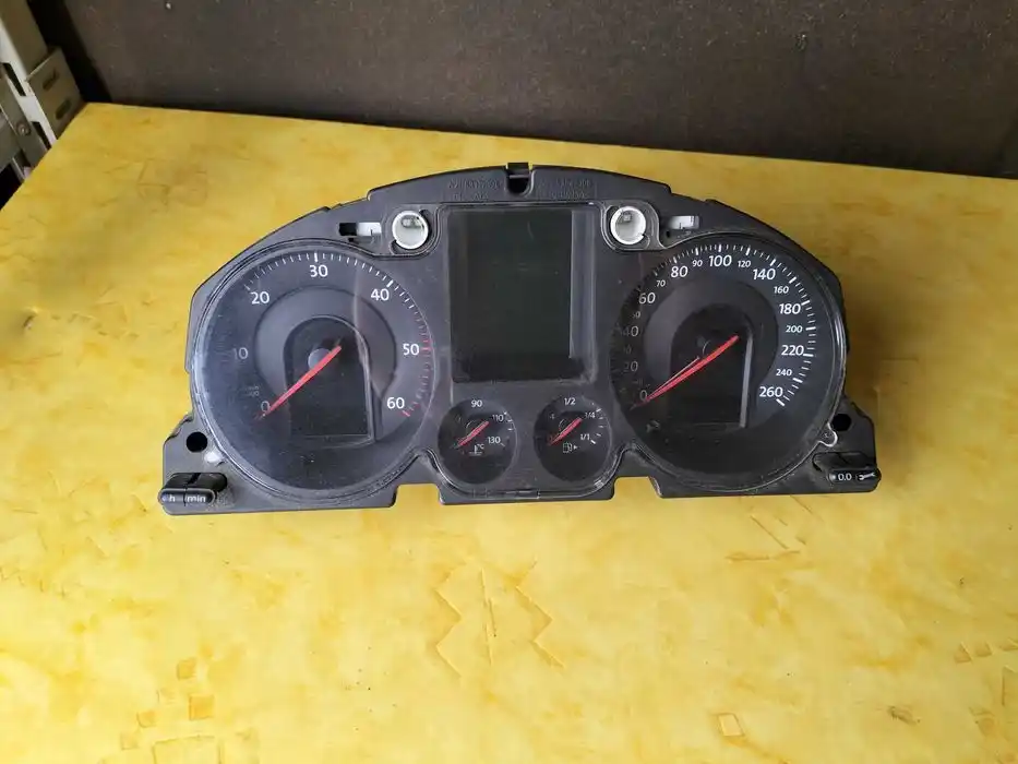 Licznik Vw Passat B6 1.9TDI