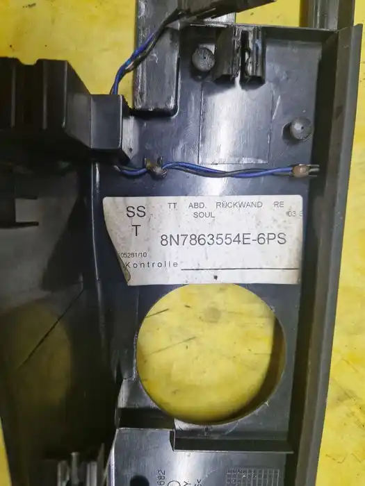 Listwa Górnego Pałaka Prawy Audi TT8N 8N7.863.682