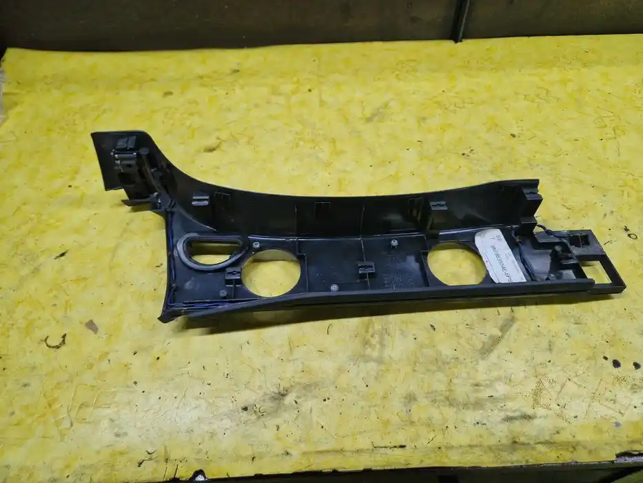 Listwa Górnego Pałaka Prawy Audi TT8N 8N7.863.682
