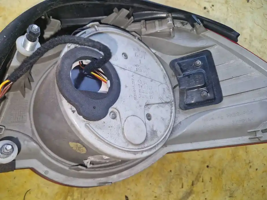 Lampy tył Vw Eos z obrysówkami kpl