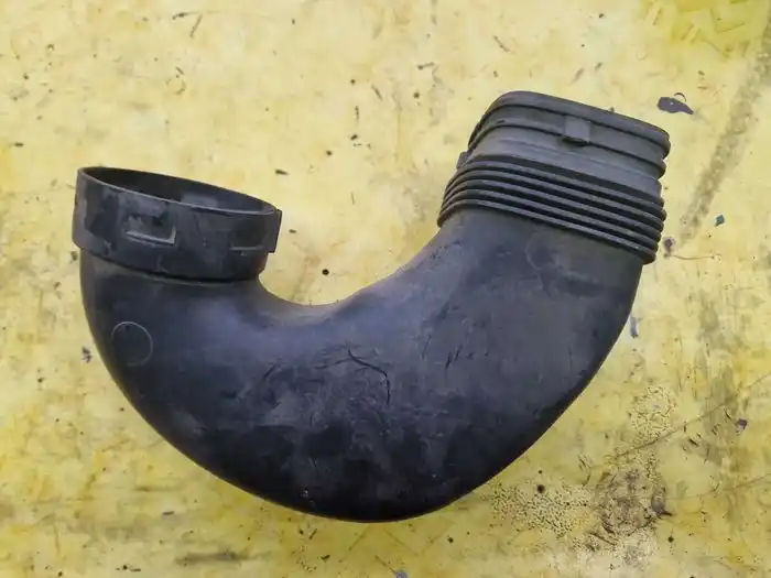 Kierownica Filtra Powietrza Vw Audi Seat Skoda 3C0.129.618.D