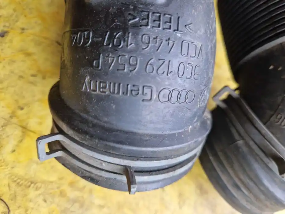 Dolot Powietrza Vw Audi Seat Skoda 3C0.129.654P