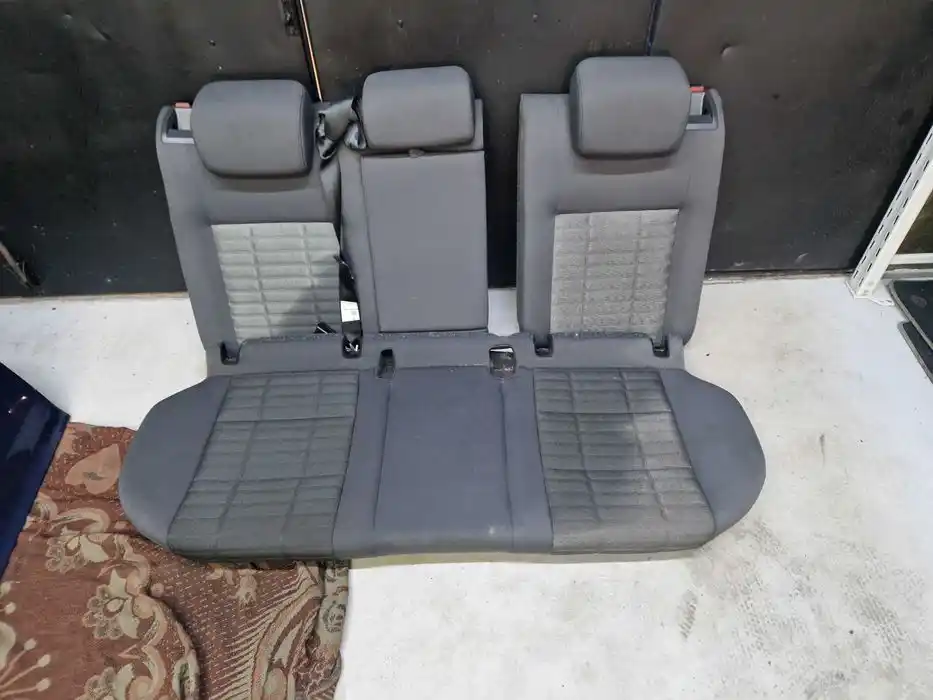 Fotele Vw Golf V 5D