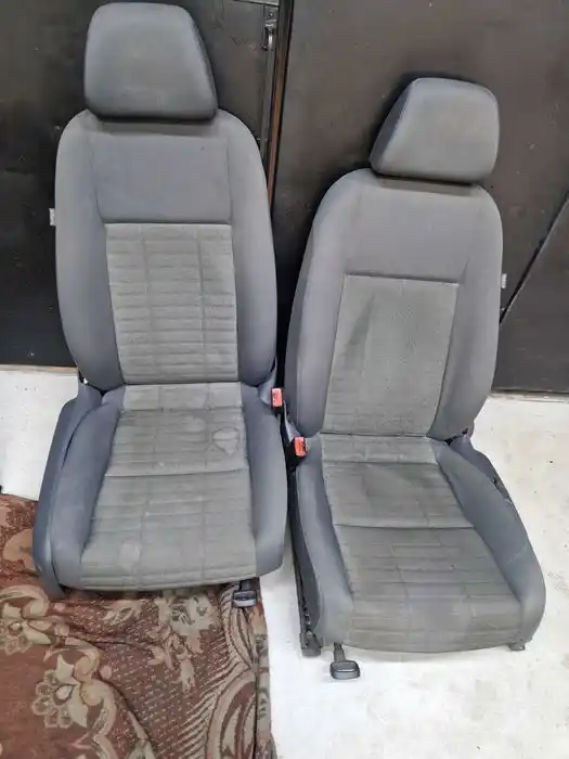 Fotele Vw Golf V 5D