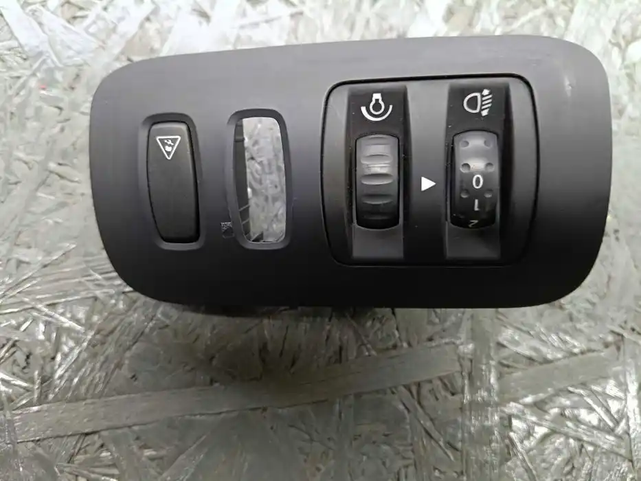 Przełącznik Regulacji świateł, esp Renault Megane II 82.000.790.20