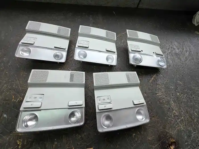 Lampka Podsufitki Vw Audi Seat Skoda 1K0.947.105