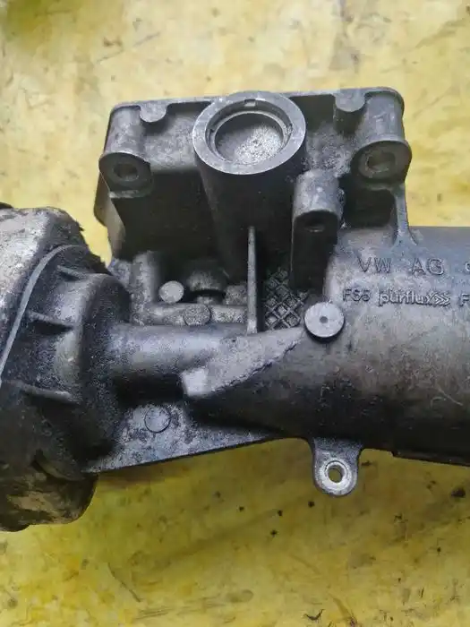 Podstawa Filtra Oleju Vw Audi Seat Skoda 045.115.389J