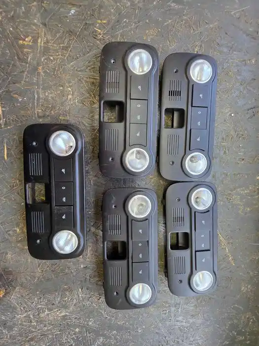 Lampka Podsufitki Vw Audi Seat Skoda 1Q0.947.105
